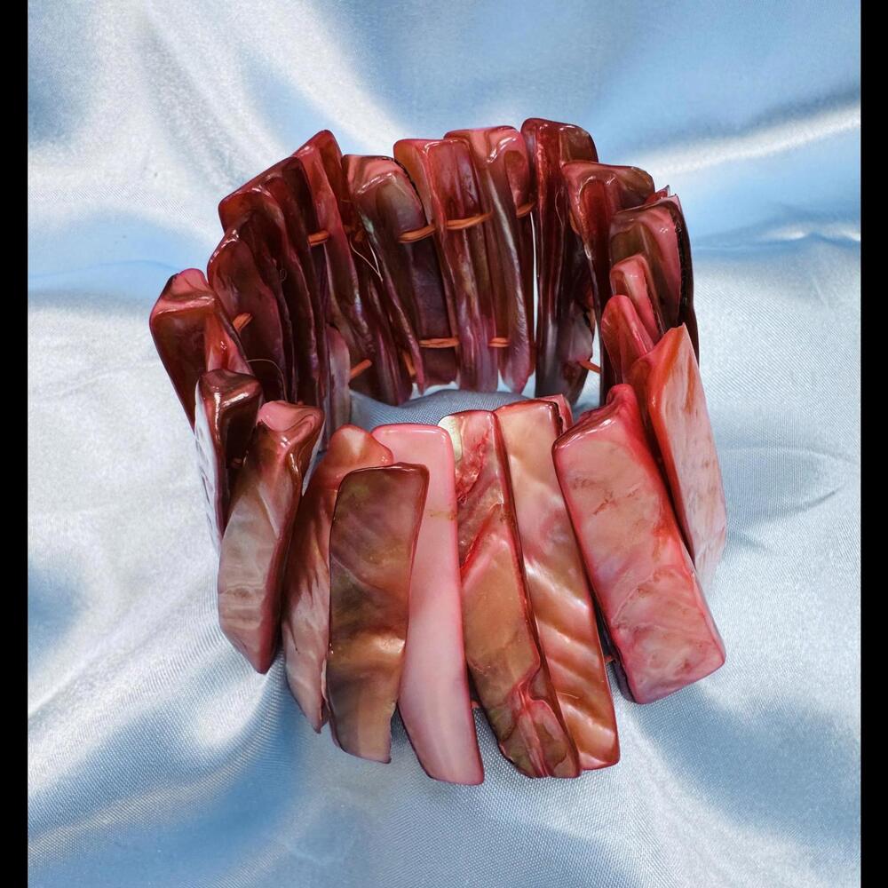 PINK/CORAL COLOR DYED MOTHER OF PEARL STRETCHY BRACELET - Picture 4 of 5
